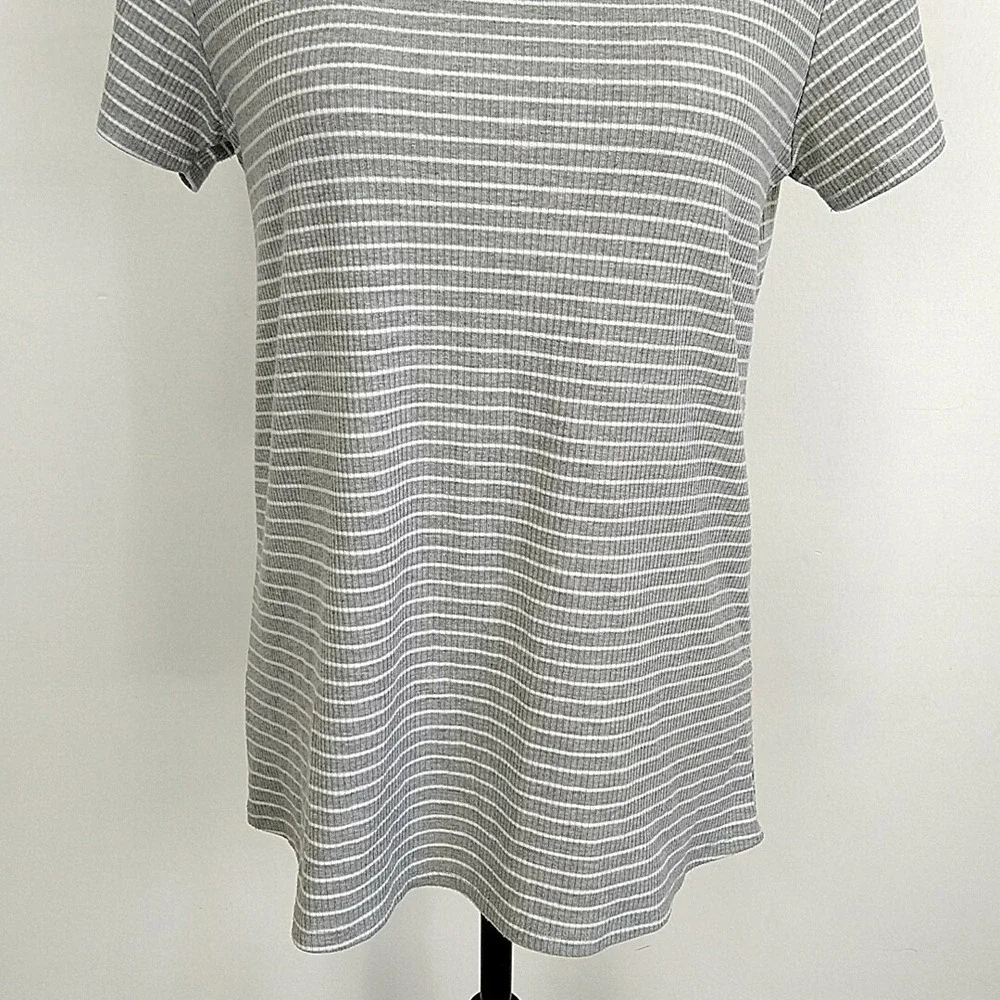 LuLaRoe Ribbed Top Women Medium Grey White Striped Short Sleeve Scoop Neck